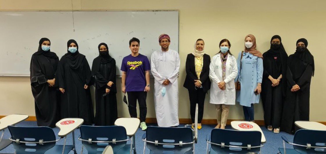 NU_COPSC's tweet photo. تفعيلا لإتفاقية التعاون مع مؤسسة حمد الطبية غادرت مجموعة من طلبة كلية الصيدلة إلى دولة قطر لتلقي التدريب العملي في الصيدلة السريرية مما يعزز من مهارات الطلبة  في أحدث العلوم الصيدلانية. https://t.co/dzfMmAY4Pk
