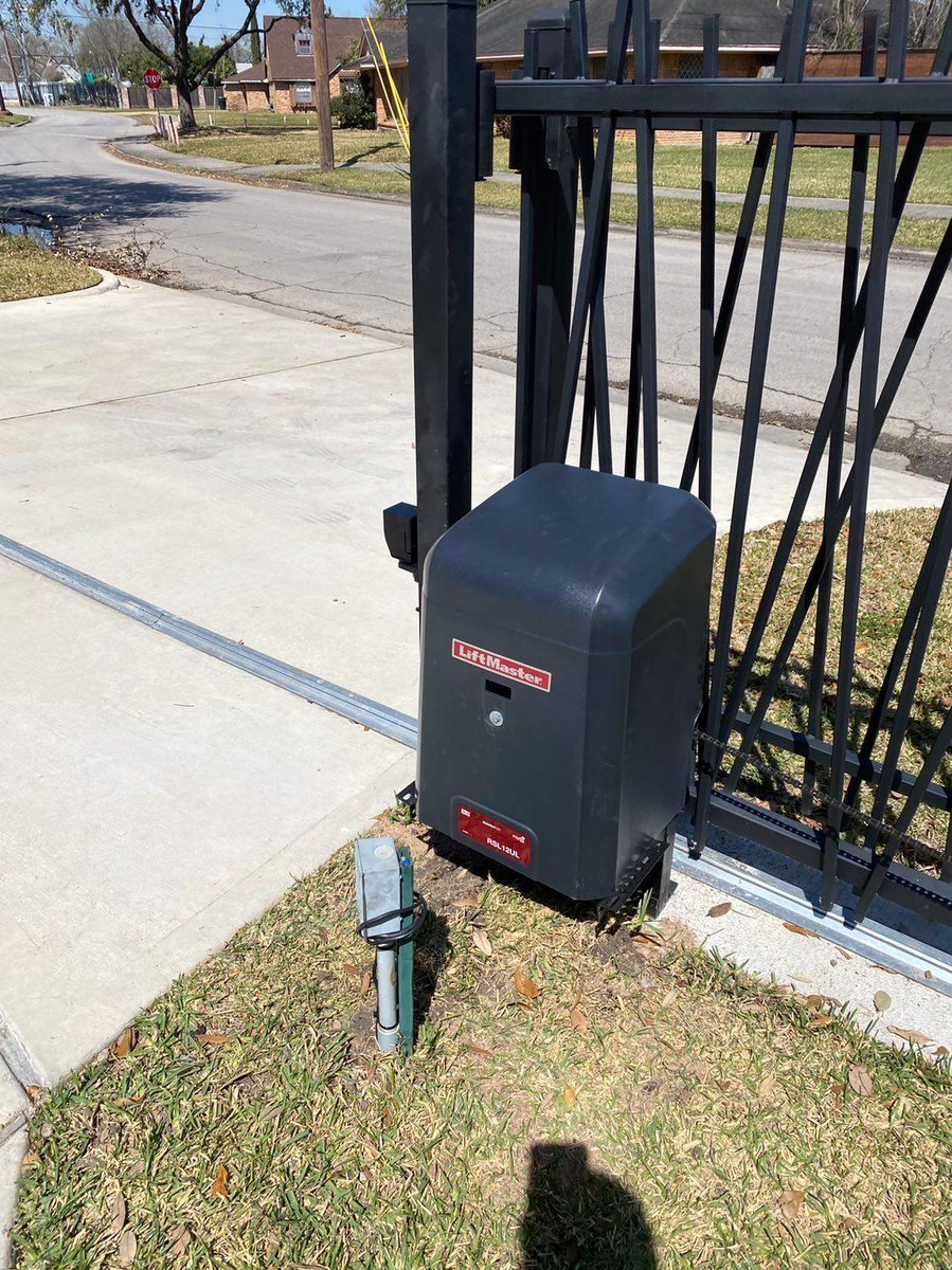 TBG__Co's tweet photo. Gate opener installation in Houston, TX #garagedoors #gateopeners #houstontx #springtx #portertx #tbgdoors https://t.co/FnHb4HCBhO