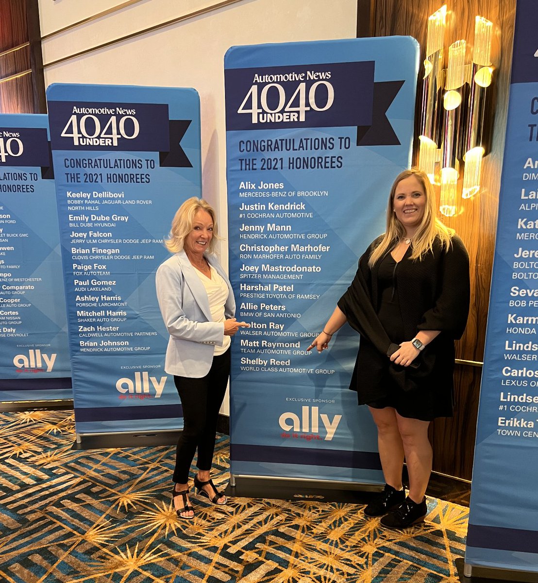 TheReedFactor's tweet photo. During #NADA, @AutomotiveNews honored the recent #40Under40, including Shelby Reed, President of World Class Automotive Group, with Sherry Reed at an honoree display. Annually, the magazine recognizes 40 high achievers under 40 who display exceptional leadership skills. https://t.co/AnNvrx6QQd