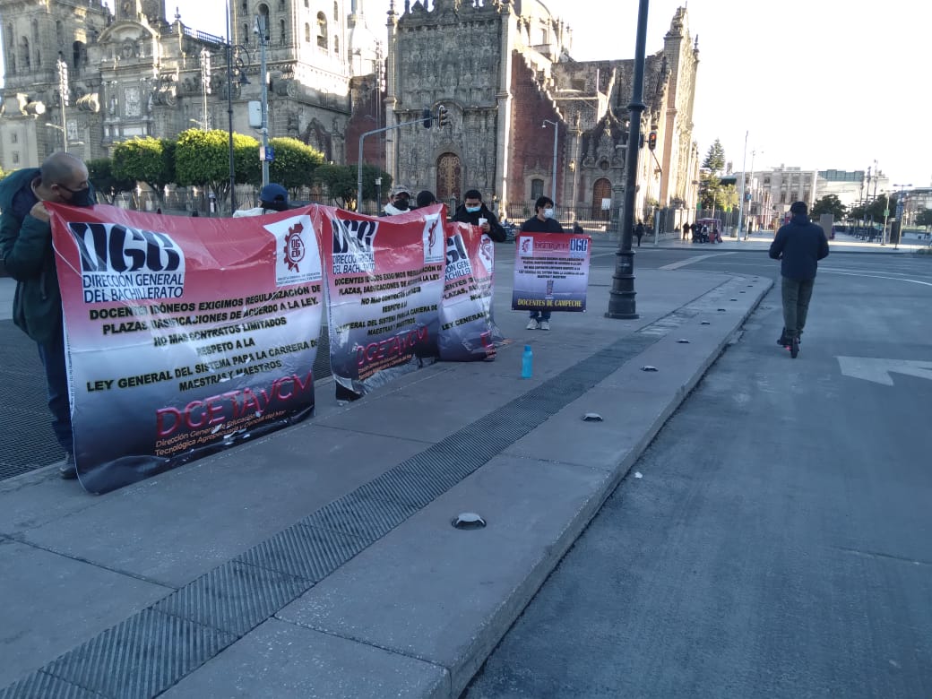 Gustavo20802340's tweet photo. Docentes Idóneos de Media Superior exigimos basificación y entrega de nombramientos definitivos #cumplimiento a  la #LGSCMM #CUMPLE_SEP  #MEDIASUPERIOREXISTE #BASIFICACIÓN @GobiernoMX @Hacienda_Mexico @lopezobrador_ https://t.co/P7yeAfeQ4n