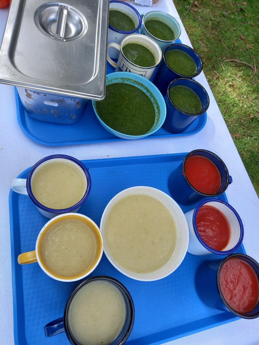 From plot to plate. The wonderful residents at Oakwood Hall turned our produce into soup for this week's @TCVGreenGym session. Yum! Thank you @CommLinksLeeds for keeping us well fed. #GrowYourOwnFood🌱#JoinInFeelGood🌱@TCVTweets @TCVHollybush @nhsleeds