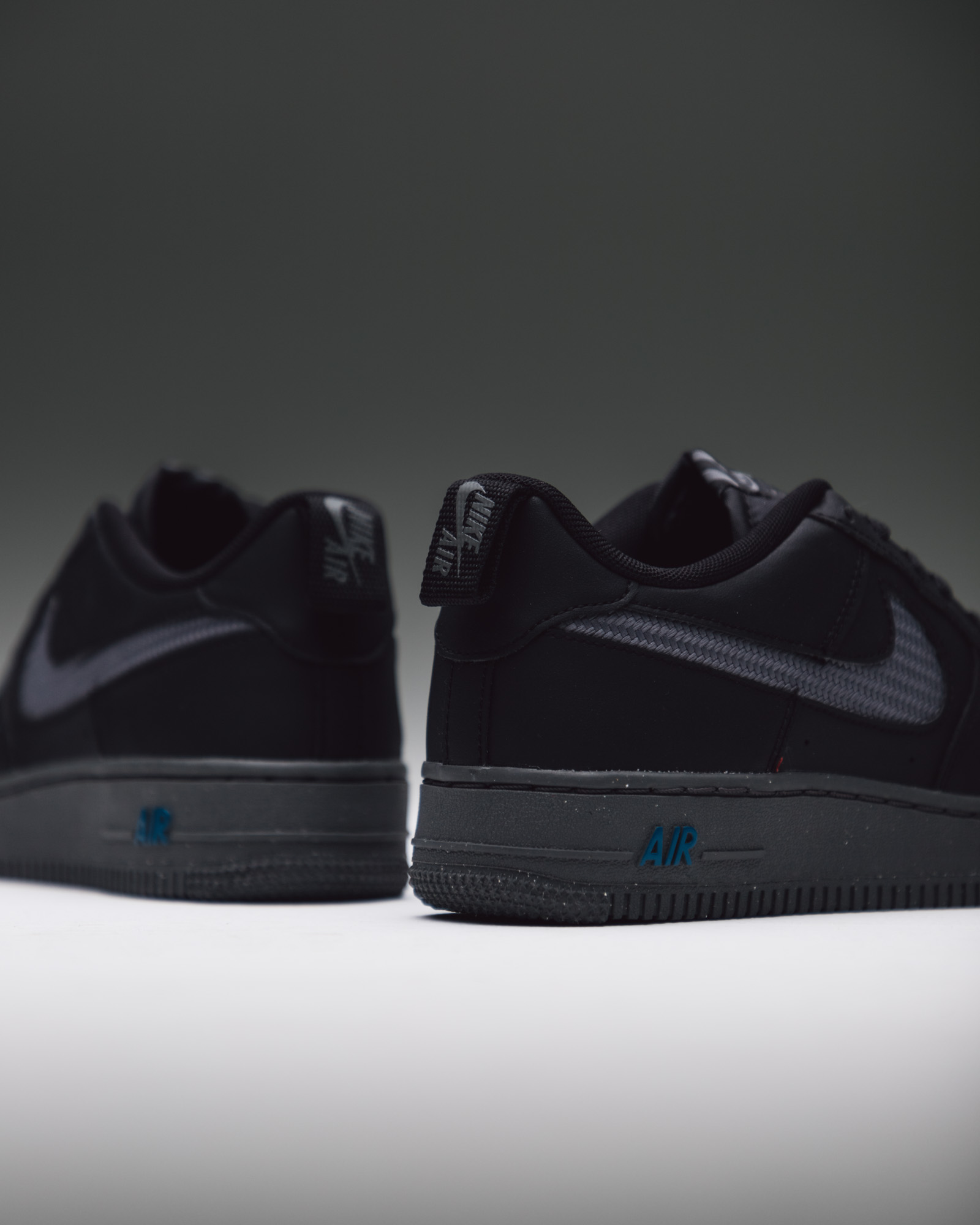 JD Sports Canada on Twitter: "Let your kiddo the style lead this iconic AF1 silhouette with fresh and sleek design ✔️ Shop the Nike Air Force 1 JSP GS now