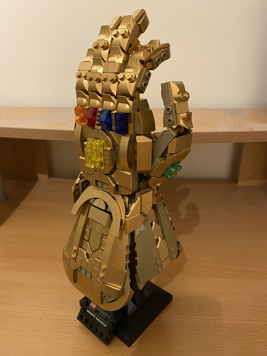 TaylerA84's tweet photo. LEGO Infinity Gauntlet #LEGO #legoinfinitygauntlet #Marvel #infinitywar #hobby https://t.co/C4hR8Ces4Q