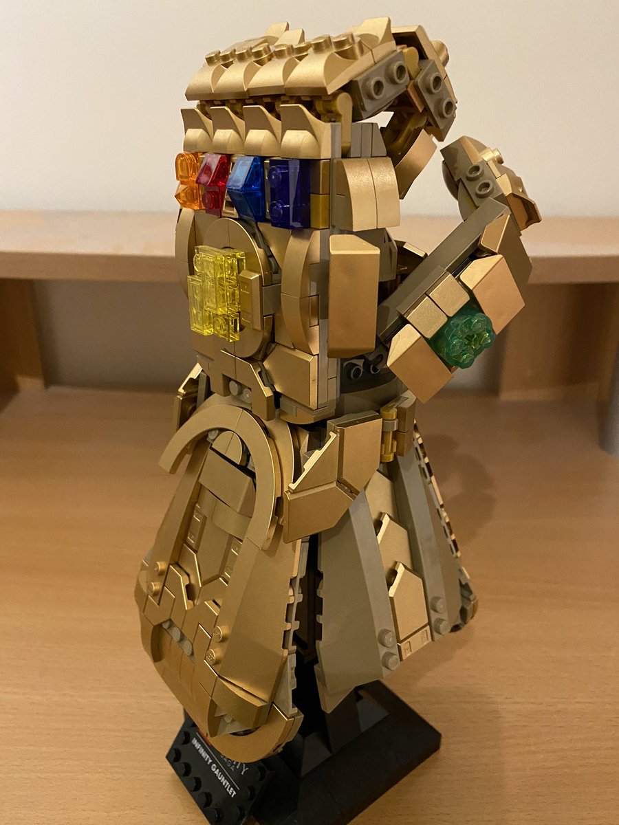 TaylerA84's tweet photo. LEGO Infinity Gauntlet #LEGO #legoinfinitygauntlet #Marvel #infinitywar #hobby https://t.co/C4hR8Ces4Q