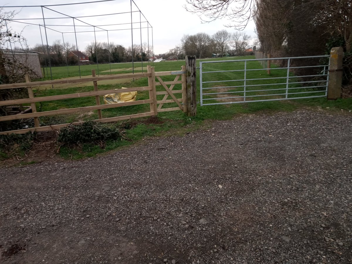 GrimoldbyCC's tweet photo. Phase 1 of facilities improvement nearly completed today. Scorebox &amp; new front fence with access gate. 

Phase 2 to include cladding of the pavilion, blinds &amp; lots of electrical work, to be carried out over the next few weeks. 

#upthereapers #communityclub #alwaysimproving https://t.co/jk2hbE7MBD