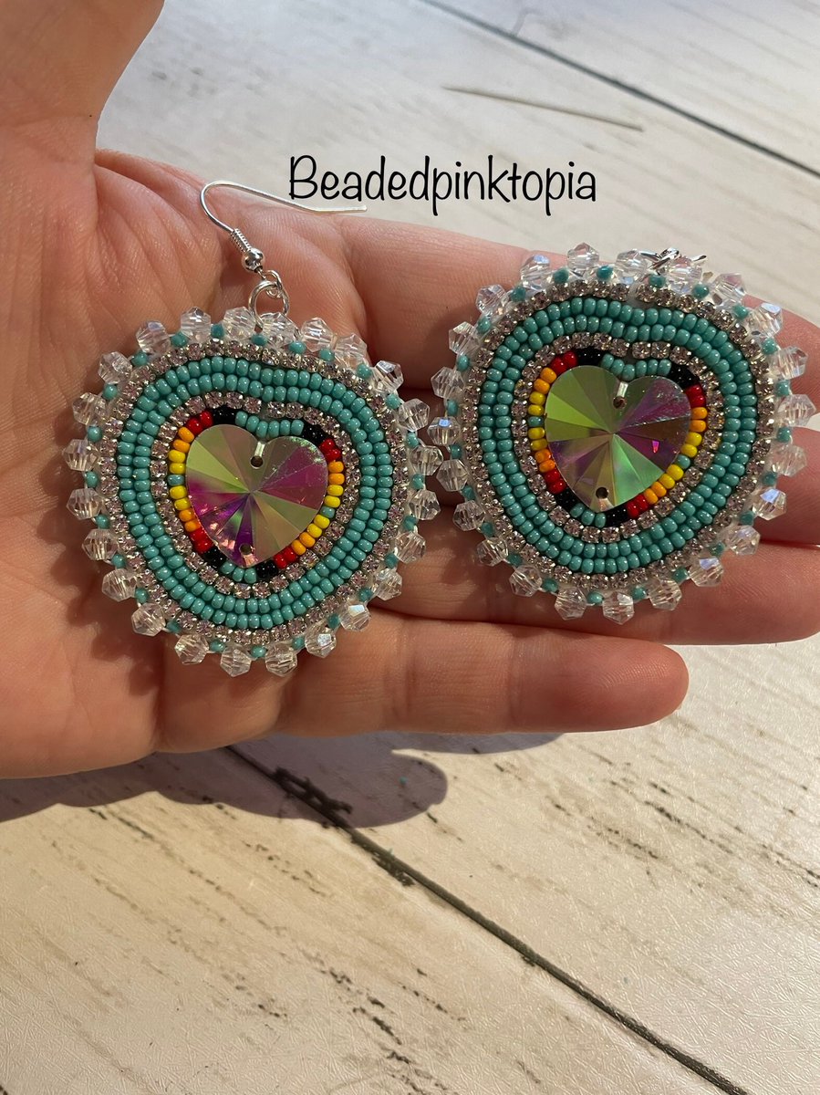 beadedpinktopia's tweet photo. Excited to share the latest addition to my #etsy shop: Heart beaded earrings. https://t.co/TWQ4NQliVT #nativebeadwork #nativeearrings #beadedjewelry #hearteearrings #indigenousshop #jewelry #beadedearrings #beadedpinktopia https://t.co/A2rwCKwm2g