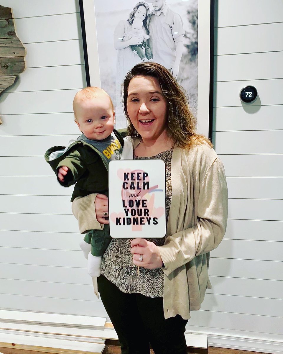 SydneyVolkman's tweet photo. World Kidney Day! March is also National Kidney Month! I love working in Nephrology at UT Southwestern! 

Did you know? 🤔
More than 37 million US adults are estimated to have CKD. 🤯
#CKDFacts 

@UTSWNephrology @UTSWNews @worldkidneyday 
#worldkidneyday #utswnephrology https://t.co/bEXnt6NOcG