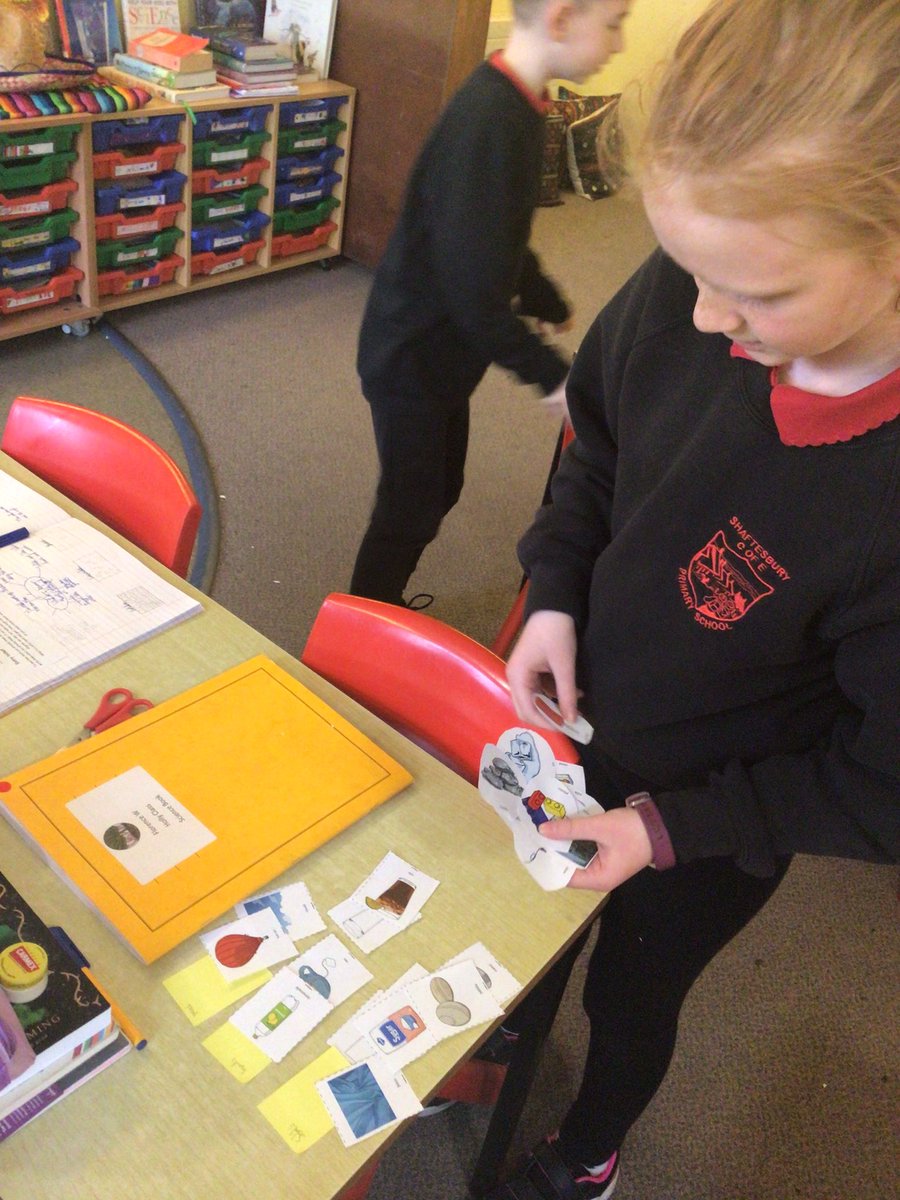 SPS_Year_4's tweet photo. SPS Year 4 Holly #classifyingmatter
Holly class took the challenge and enjoyed classifying different objects into solids, liquids or gases. Well done! https://t.co/6NUg7R6eyP