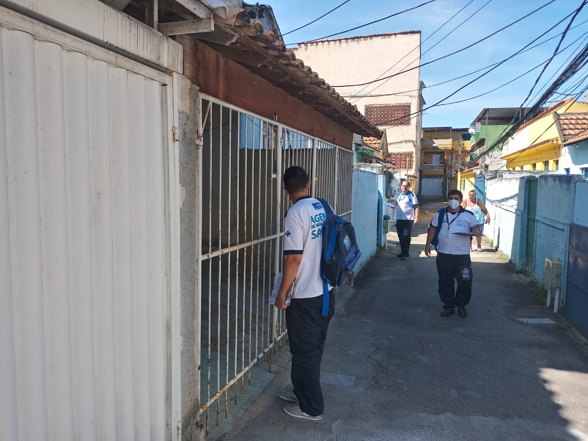 Saude_Rio's tweet photo. Esta quinta-feira foi mais um dia de combate ao Aedes - e também é dia de #tbt!
 
Hoje, Grajaú e Vigário Geral receberam o SVS Rio na Rua, que também passou por Botafogo e Realengo nessa semana. https://t.co/F8TBDIfSzZ