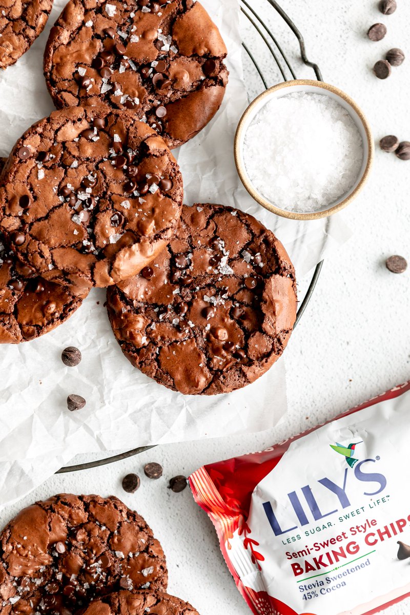 Only one sleep until Friday... better celebrate with some cookies 😉🍫
📸 &amp; Recipe: Eat With Clarity
Recipe here: bit.ly/36aOf5K