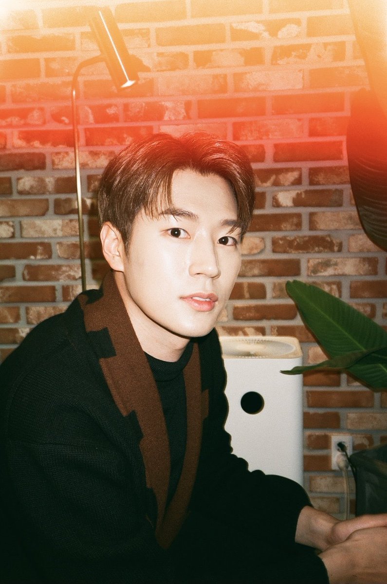 2020biasyou's tweet photo. —• ผลงานปี 2020 •—
#ParkSeoham #พัคซอฮัม
นักแสดงหลัก
(รับบทตัวร้ายที่หล่อมาก💘)
#OneFineWeek2
#7일만로맨스2 https://t.co/6m6FrrJD1q