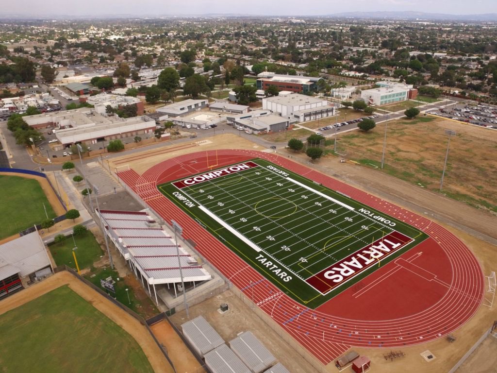 TheCoachDK's tweet photo. Recruit just asked me if Compton College is a “real school” bcuz he’s heard of a lot of kids getting fooled recently 

Answer: ABSOLUTELY. We’ve been established since 1927! No gimmicks here! Come ball, get ur AA degree, and EARN a scholarship 💪🏾 https://t.co/REzZuuWini