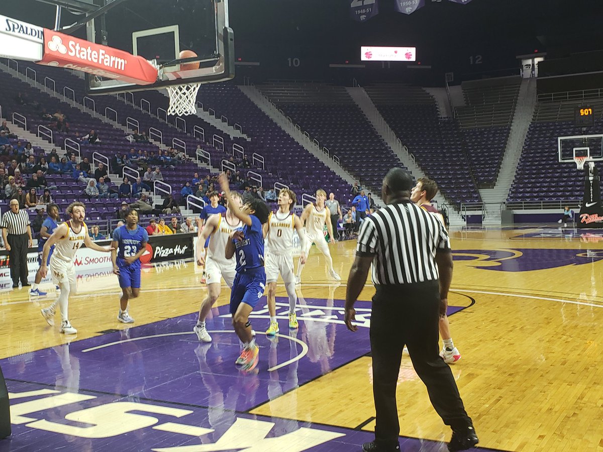 KSHSAA 2A Basketball State Championships @ KSU
Boys' Quarterfinal Game
Halftime Score
Hillsboro - 31
Wichita-Independent - 11