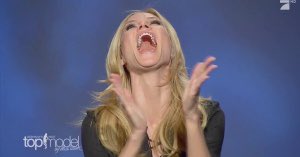 kimberleyssun's tweet photo. liselotte die ernsthaft heidis männer VOR HEIDI bewertet gehört zu den top 3 gntm momenten #gntm https://t.co/oHM2Voy9xk