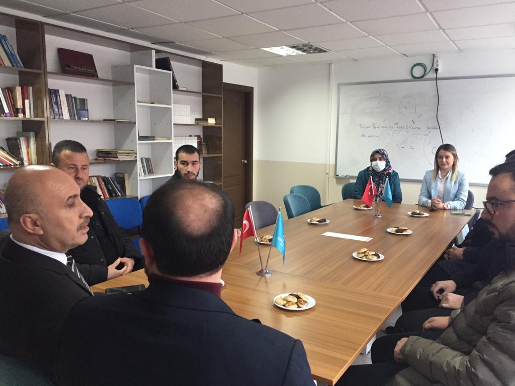 tugvanevsehir's tweet photo. @nevsehirmem Müdürümüz Sayın @MemetPolat0247 hocamız vakfımızı ziyaret ederek, İl Temsilcimiz @selcukcingitas ve yürütme kurulu üyeleri ile bir dizi görüşmeleri gerçekleştirdiler. Vakfımıza yapmış olduğu ziyareti ve samimi sohbeti için Sayın Hocamıza teşekkür ederiz. https://t.co/M8skbYr0Kx