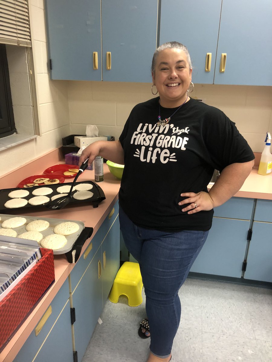 dmdeyne's tweet photo. What do you do when your neighbor class smashes you in a contest? You host them for a pancake party! Proud of my class for exhibiting kindness, hospitality, and genuine excitement for the winners! @TimbercrestElem https://t.co/pjBIATdIcf