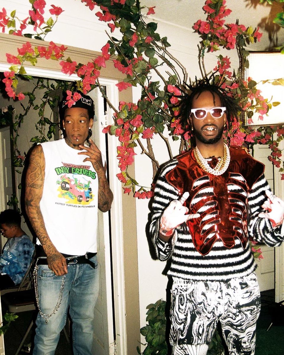 therealjuicyj's tweet photo. $500k or smoke out with me &amp; @wizkhalifa ? https://t.co/Kvh8gDGeSI