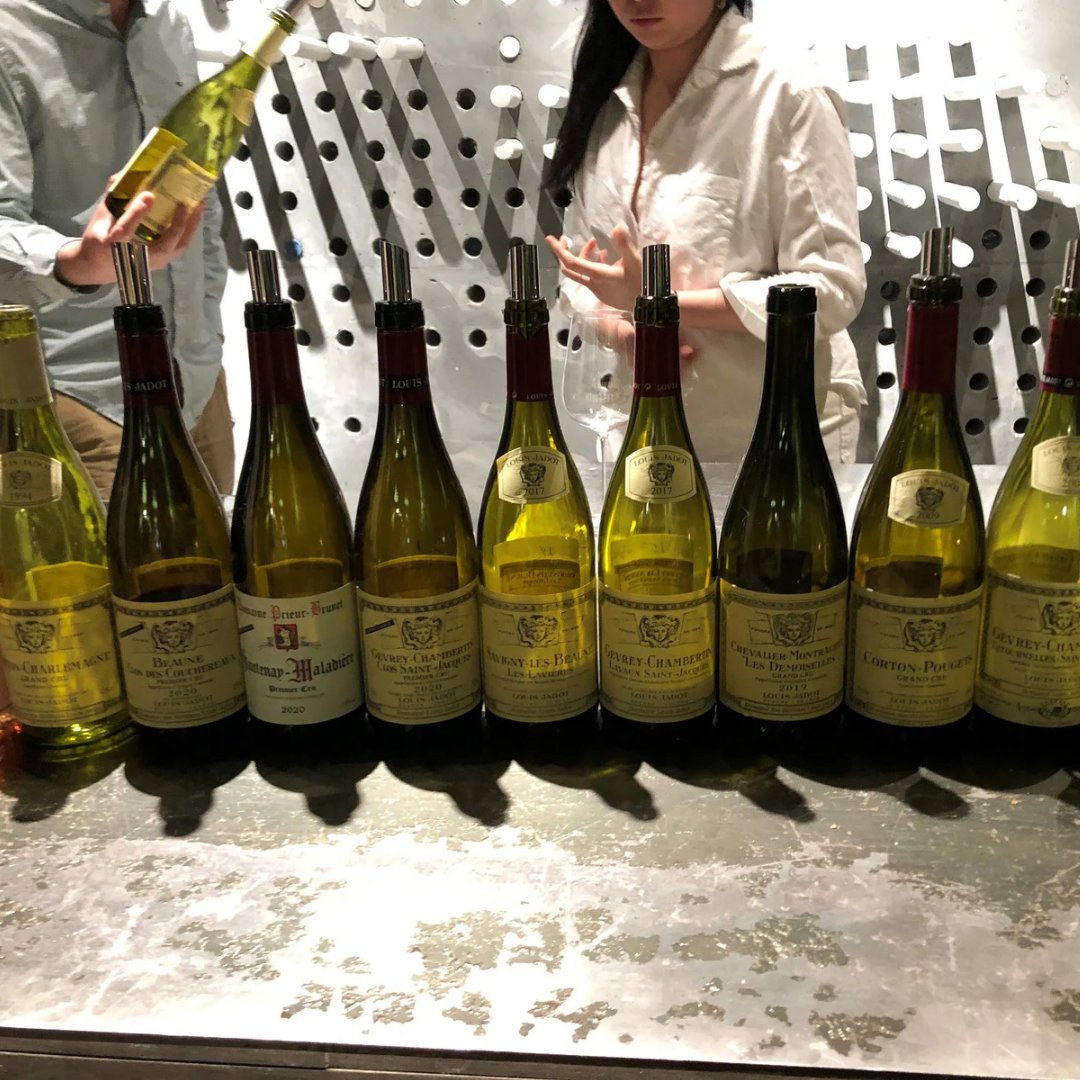 "Les Climats de Beaune" unveiled in #NYC by Frédéric our #winemaker 🍷#louisjadot #wine #winetasting #burgundy