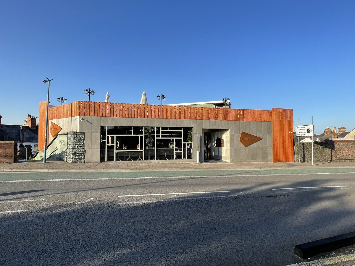 MintysGigGuide's tweet photo. 🚨🌆 NEW VENUE ALERT 🌆🚨

👋 been down to say hello, shwmae &amp; croeso to RHOSTIO!

☕️ @rhostio_coffee 🏴󠁧󠁢󠁷󠁬󠁳󠁿🇹🇷 - on Crwys Rd - such a pretty spot 😍 - go say hi!

roasters. cafe. roof terrace
&amp;&amp;&amp; NOW - music venue! 🔥

👀 they’re on the hunt for additional collaborators - DM THEM! ❤️ https://t.co/8h9dqodNsF