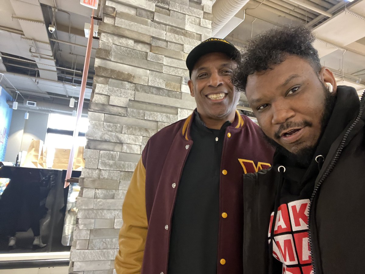 WashInformer's tweet photo. Our photographer @AnthonyTilghman live at the #kickhunger @Safeway Food race to support @foodbankmetrodc with @GaryClarkInc @WPGC @7NewsDC https://t.co/r41GYRCATU