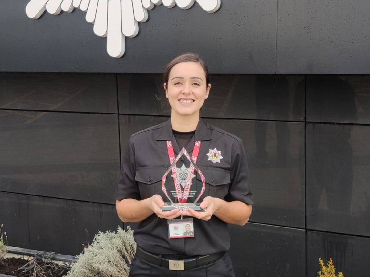 🚒 Best Trainee Modern Apprentice, FF Colette Dunglinson, encourages others to consider a modern apprenticeship with the fire service.

📣 'It’s a great way to learn and progress in a rewarding career.'

#ScotAppWeek22 #ApprenticeshipsWork

Read more: ow.ly/iPnU50Ig3yS