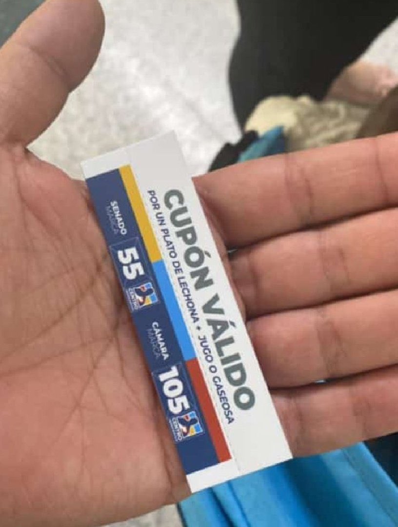 Tigerblck1's tweet photo. Esto vale comprar una conciencia en Colombia, que negociazo! Más efectivo que comprar la lotería! Suben, roban billones y vuelve y juega el CD engañando al pueblo otros 4 años más por un " plato de lechona"#EleccionesColombia #FelizJueves #NoticiaEnDesarrollo @NoticiasCaracol https://t.co/UzN7dnMAwo