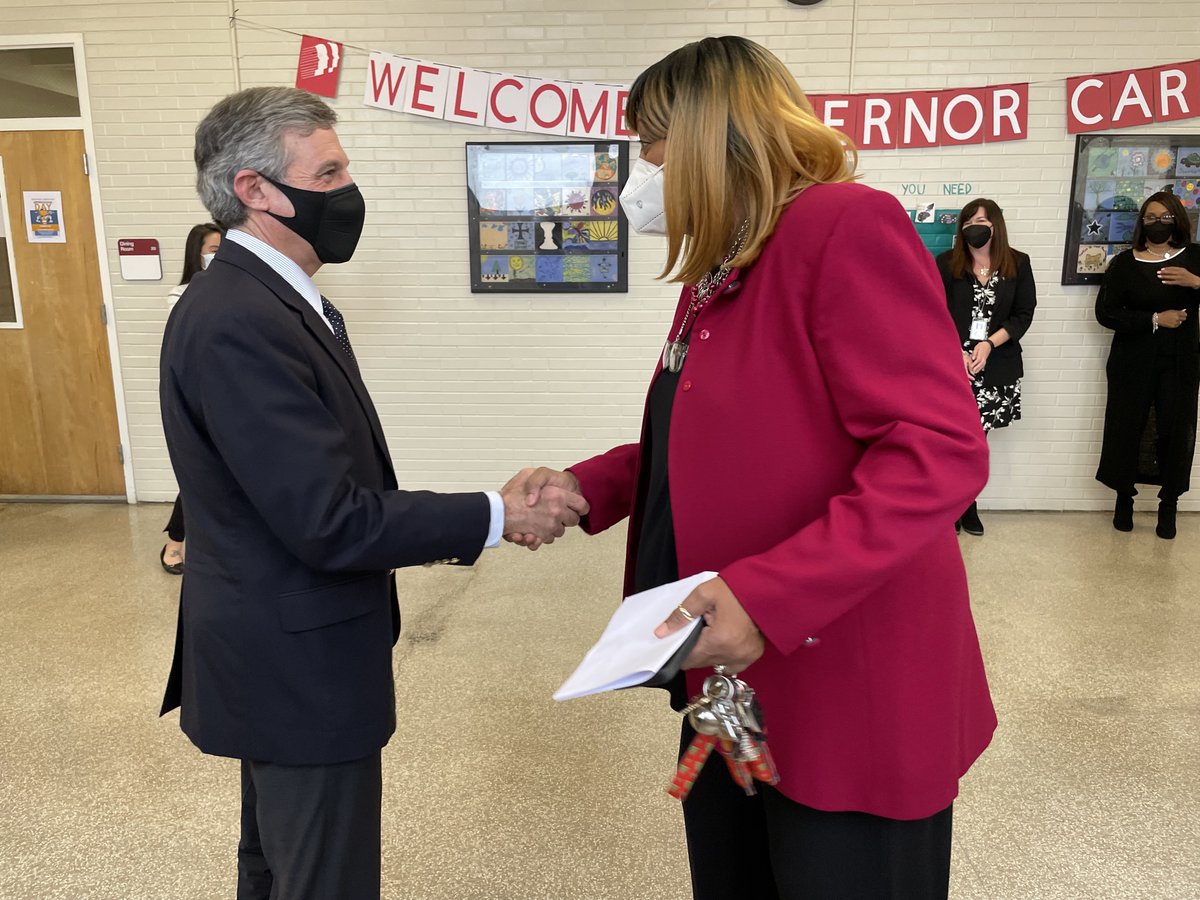 DelDhss's tweet photo. Governor @JohnCarneyDE toured the Delaware Psychiatric Center on Wednesday before meeting with employees to thank them for their commitment during the pandemic, answer questions and listen to concerns. #netDE #mentalhealth #healthcare https://t.co/4FS2BoBRpG