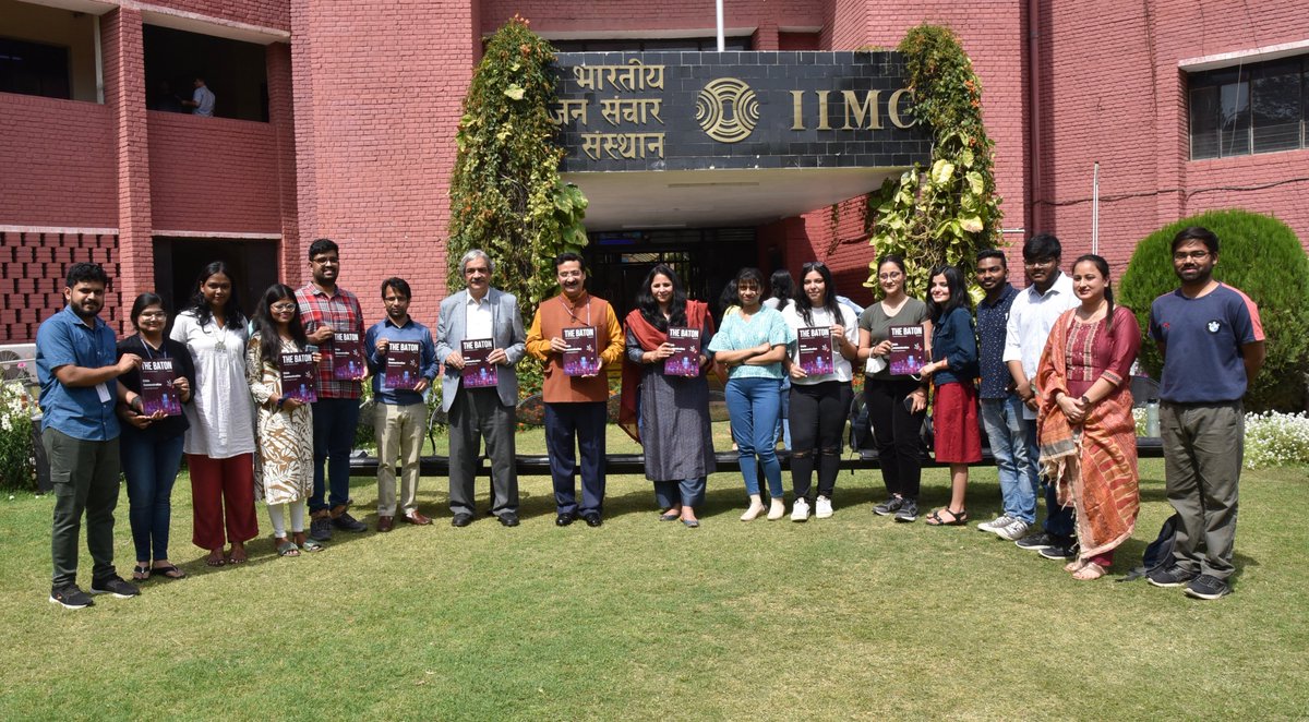 Students of AD &amp; PR, IIMC brought out the 2021-22 edition of 'The Baton'. The magazine was released by @ProfSanjay_IIMC, DG, IIMC &amp; Prof. <a href="/AnubhutiYadava/">Prof. Anubhuti Yadav</a>, Course Director, AD &amp; PR. DG congratulated the editorial, graphics and social media team. along with the chief editors.