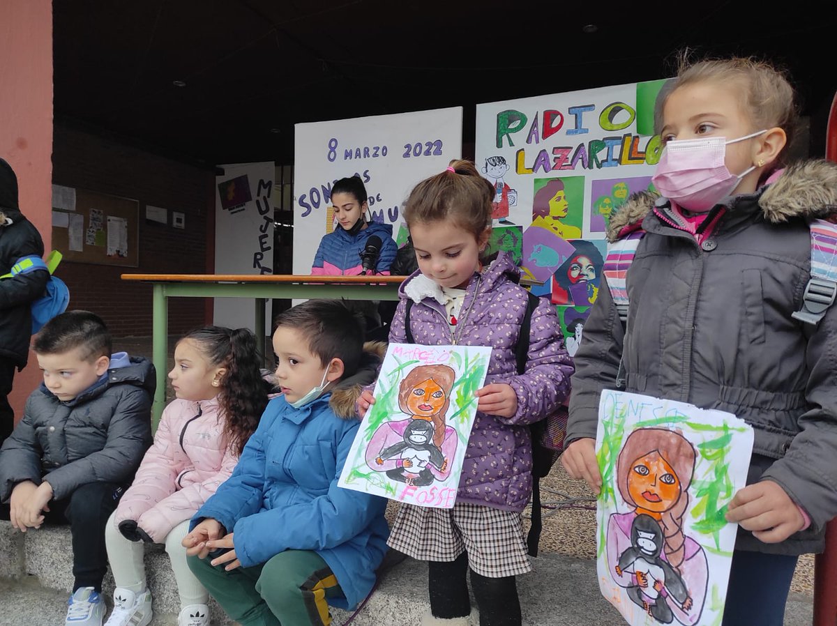 CeipLazarillo's tweet photo. 📻🦍Hoy en "Sonidos de Mujer", los niños de 2º de Ed. Infantil y su maestra, Piedad, han recordado la figura de la zoóloga Dian Fossey.

📽️Pionera en el cuidado y defensa  de los primates, su figura se hizo famosa en la película "Gorilas en la Niebla"⬇️⬇️
https://t.co/lBM5Y4YIpM https://t.co/XD75SeqOPh