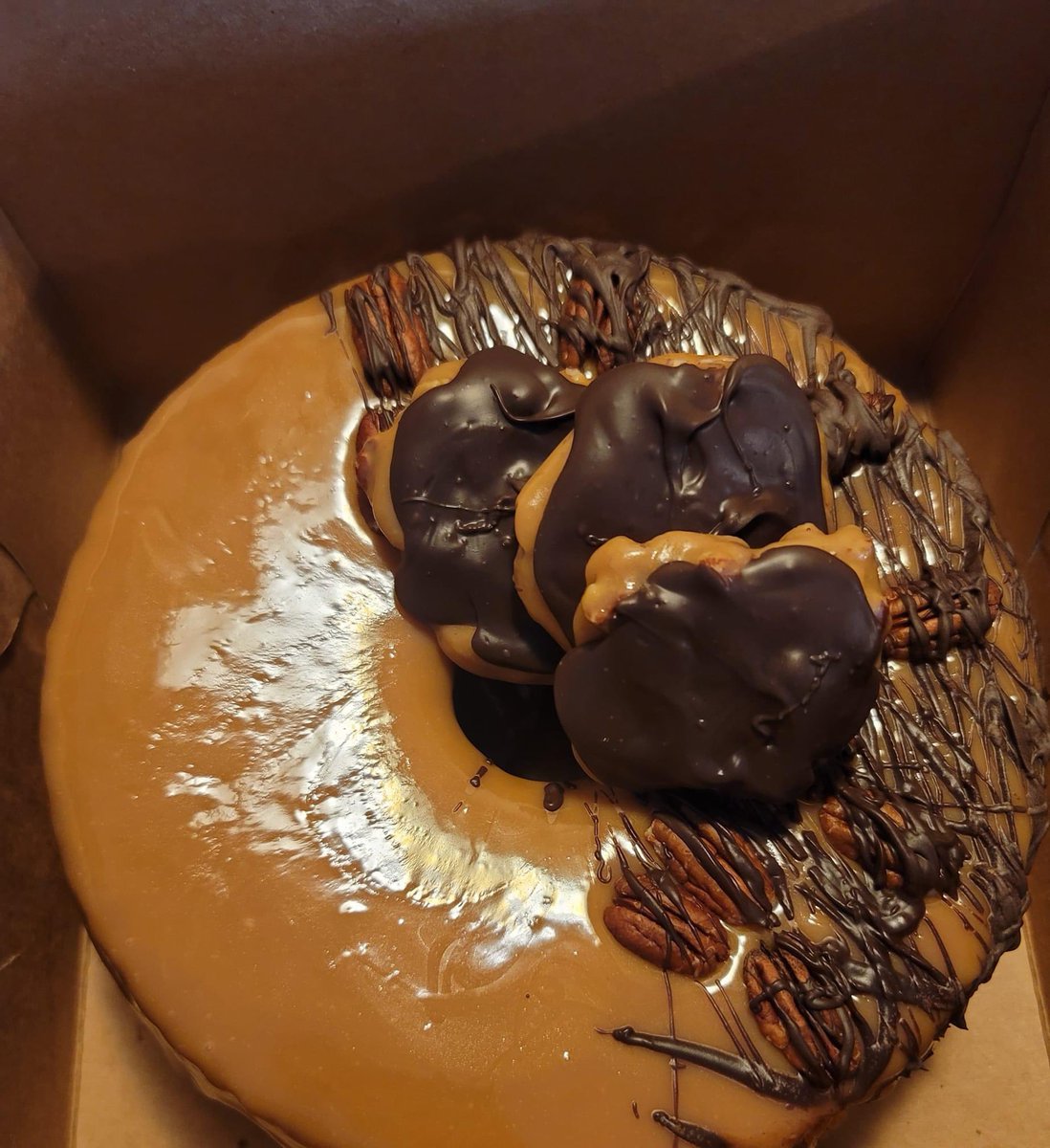 poundcakes773's tweet photo. My customers fave. Turtle Poundcake. #homemadecaramel #fromscratch #itouchedadreamcatering https://t.co/HRZBdUoIDO