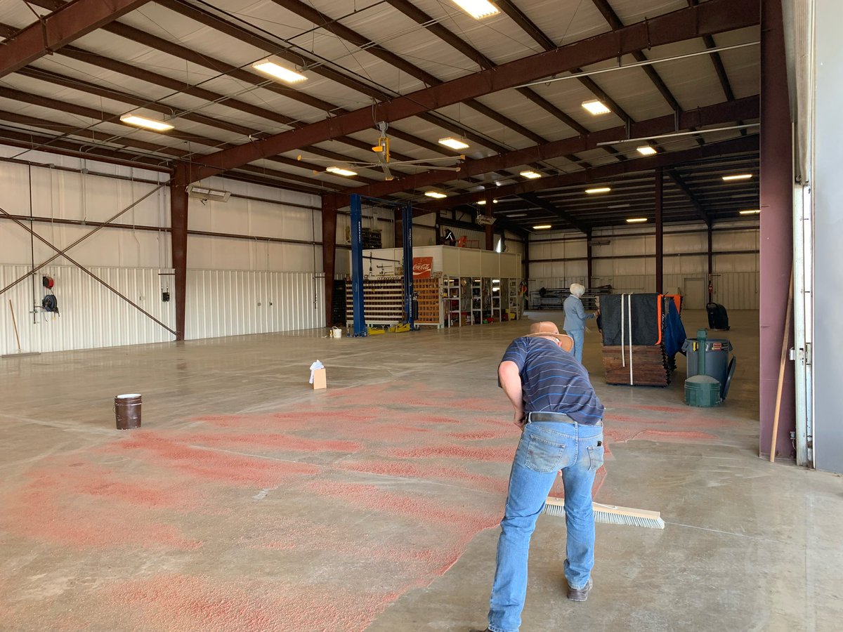 asumidsouth's tweet photo. The Tommy Goldsby Wild Game Dinner and Auction transformation is underway!
#TGWGD #ASUMidSouth https://t.co/OVc53WGGFj