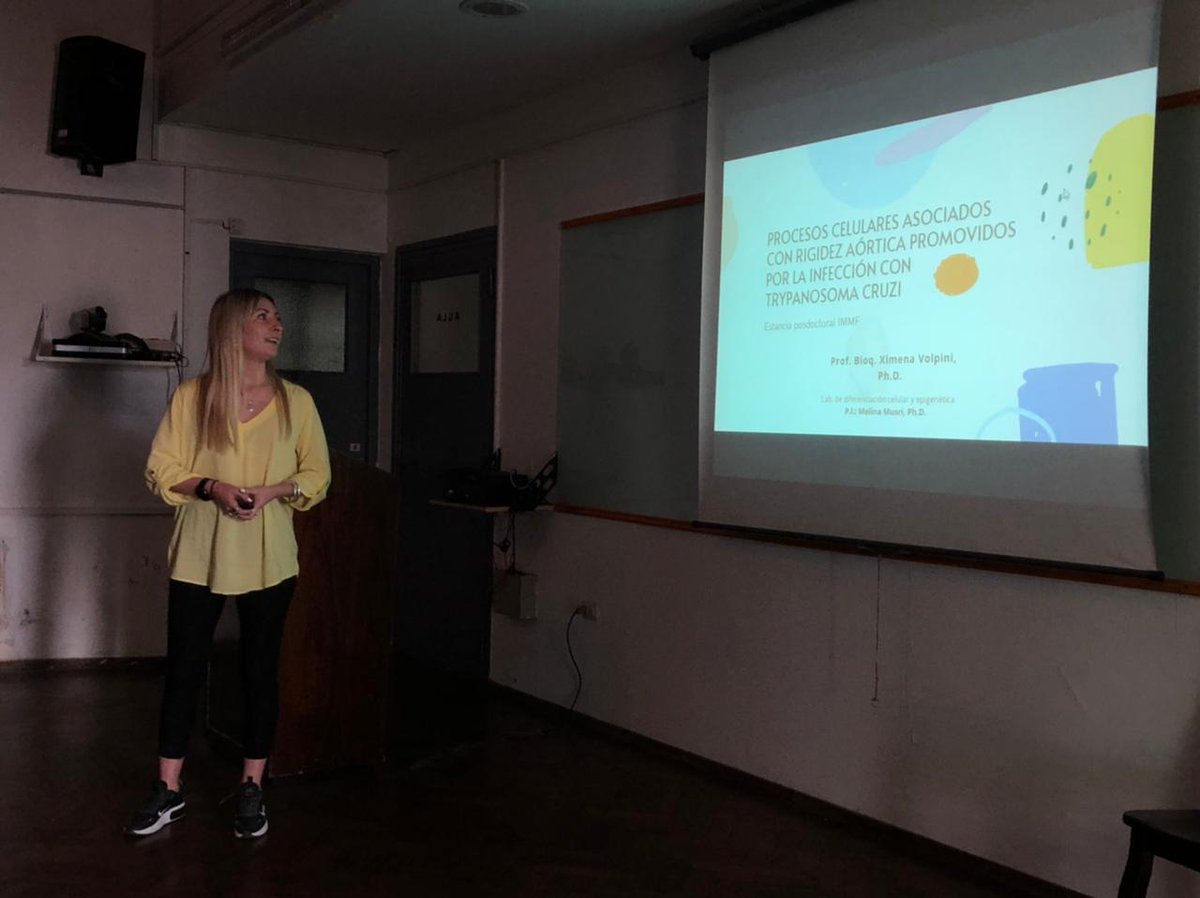 InstFerreyra's tweet photo. 🎇Hoy dimos inicio al ciclo de seminarios 2022 en el @InstFerreyra 🎇
🔬La Dra. Ximena Volpini del Lab. de epigenética y diferenciación celular nos mostró los resultados de su proyecto. https://t.co/gjGB1X7pcn