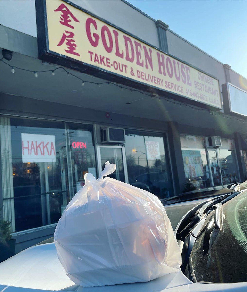eatingyyz's tweet photo. Driven by this place many times and never stopped. Today was the day! They had combo specials and I had to grab one. Also love Singapore noodles. Try 'em now, yum! π₯°
βΉοΈ Golden House Chinese Restaurant
π 257 Ellesmere Rd, #Scarborough
β 416-443-8822
#takeouttoronto #eatingyyz https://t.co/njkEUi3hnH
