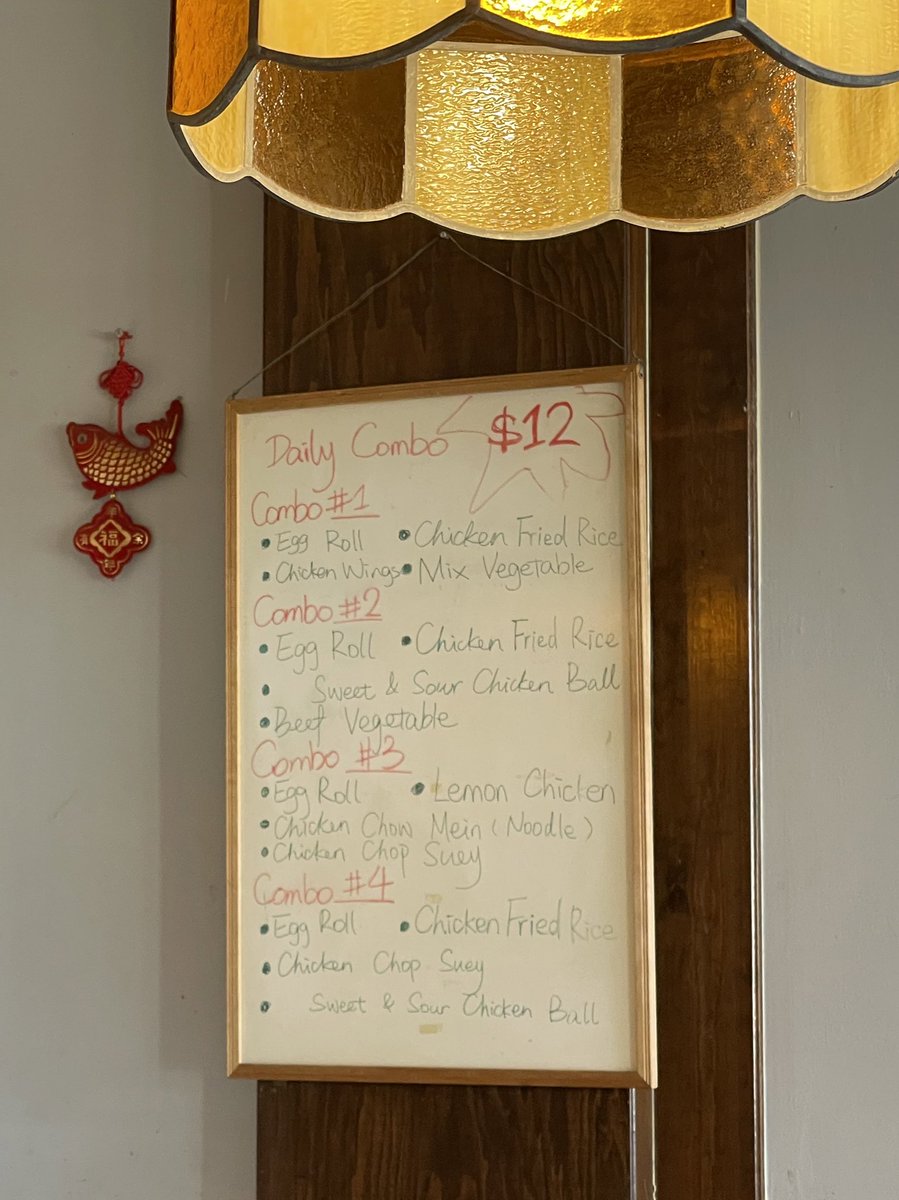eatingyyz's tweet photo. Driven by this place many times and never stopped. Today was the day! They had combo specials and I had to grab one. Also love Singapore noodles. Try 'em now, yum! π₯°
βΉοΈ Golden House Chinese Restaurant
π 257 Ellesmere Rd, #Scarborough
β 416-443-8822
#takeouttoronto #eatingyyz https://t.co/njkEUi3hnH
