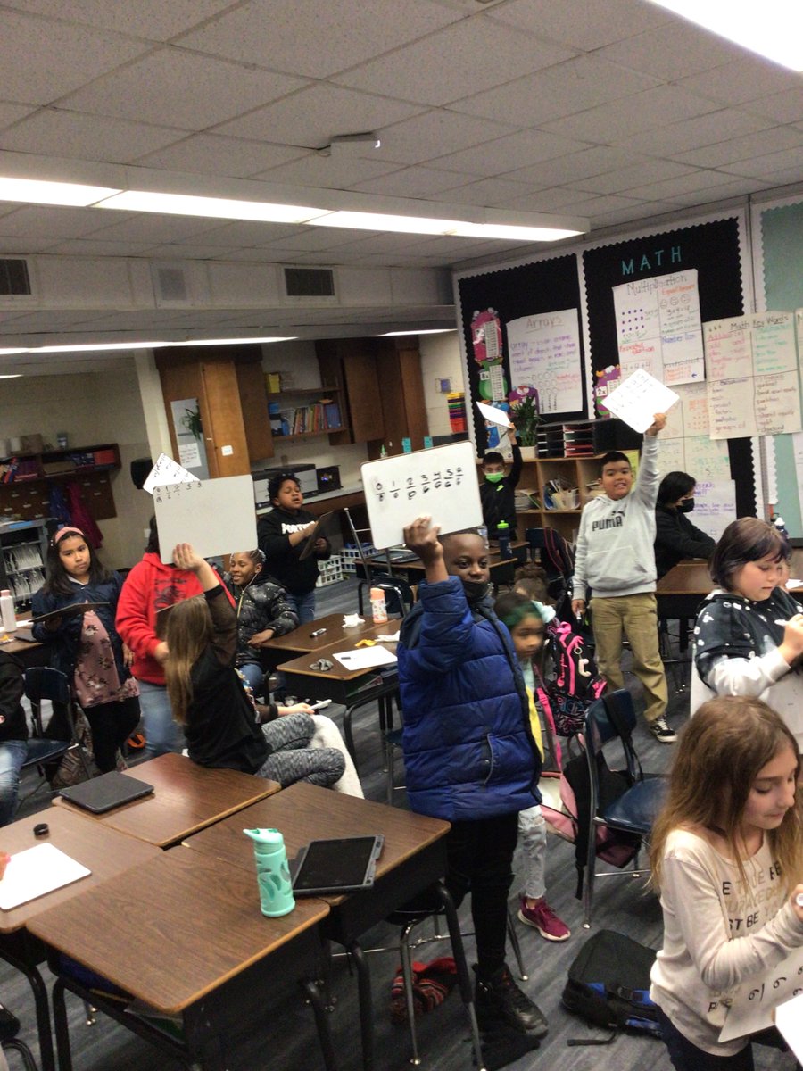 knollwoodelem's tweet photo. 3rd graders in Mrs. Miller and Mrs. Bowles classes are working on becoming Fraction Experts!! #RSSExtraordinary #FractionsInAction #fractions https://t.co/vjnxo4zC8v