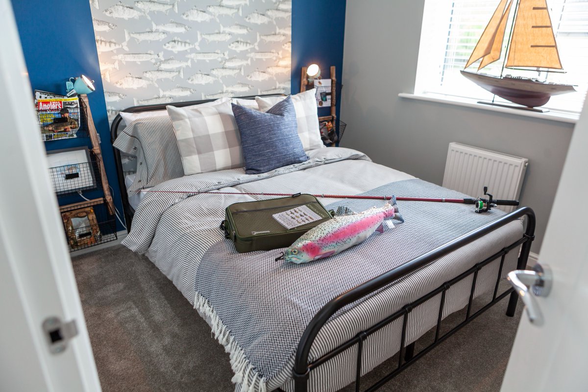 CompendLiving's tweet photo. There’s ‘no fin’ better than this bedroom!
This room is inspired by @TheDeepHull, which is just a short drive from our development, #TheLeeway in Hull, and is well known for being home to one of the biggest aquariums in the UK 🐠.
#compendiumliving #hull #location https://t.co/VqYKmZIxs8