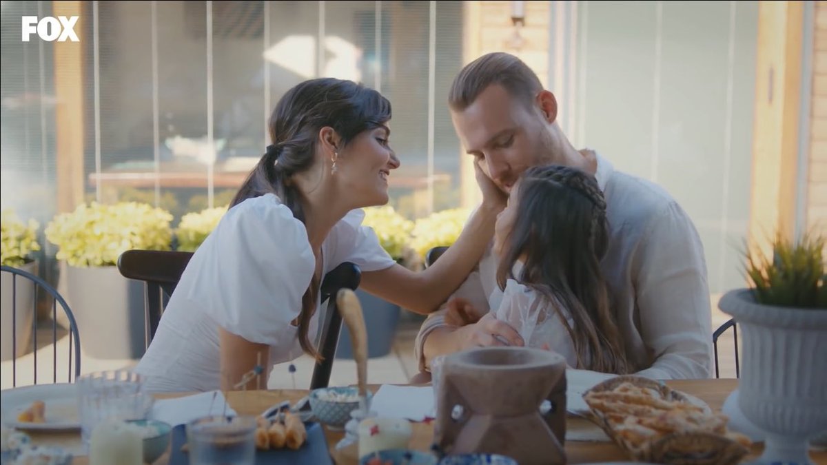 Mynameis__anita's tweet photo. “Un giorno ci ritroveremo sposati e con due figli” 🤍 
#LoveIsInTheAir https://t.co/2eJGabGAnN