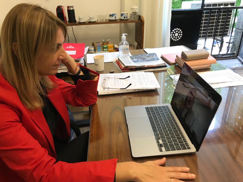 MSanchezHerrero's tweet photo. #MesdelaMujer emotiva charla con @BTomadoni científica premiada internacionalmente por #MITReview, la única marplatense entre los 35 innovadores del mundo.Hoy desarrolla sus proyectos en Suecia y hablamos de cómo es su vida. Compartimos el deseo para que el mundo recupere la paz. https://t.co/vqXhcKxeYK