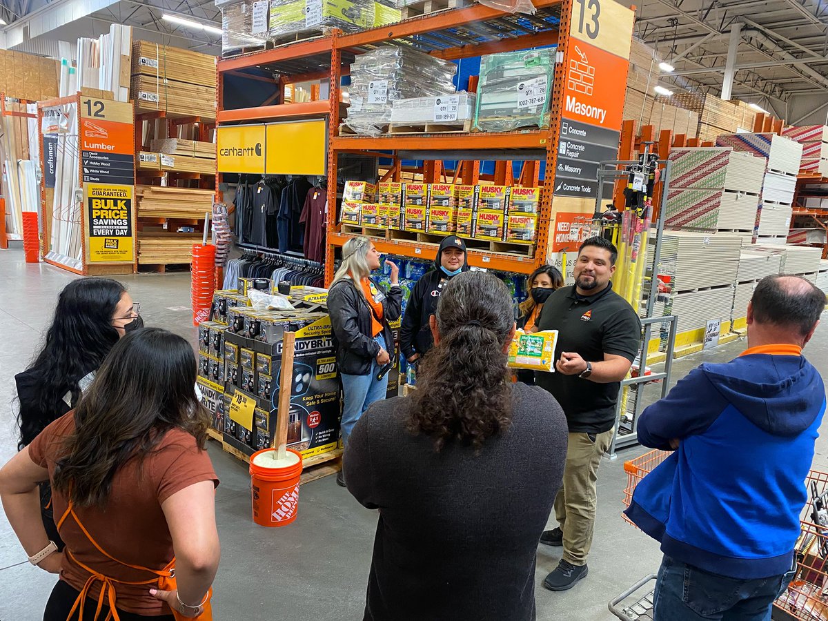 DCarlitozzz13's tweet photo. Thank you Whittier Home Depot #6684 for having at your store. A shout out to Amber ASM for all her help and support and additional thanks to the Met team for their partnership. #SikaPostFix #SikaPK #Sika #HomeDepotWhittier #Teamwork @Ambermedina6684 @octavio_S1KA @NikkiJ6875 https://t.co/gG3WniZiTt
