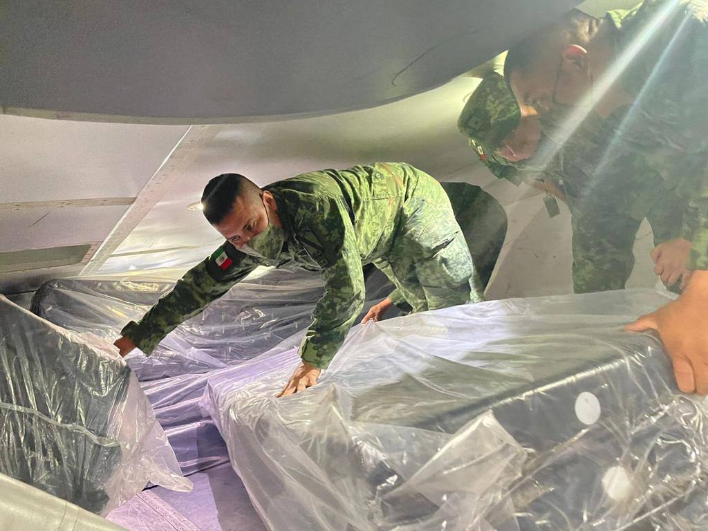 m_ebrard's tweet photo. Mañana a las 10 am despega segundo vuelo de la operación de rescate de connacionales provenientes de Ucrania ordenada por el Presidente López Obrador. Lleva 1.5  toneladas de colchonetas y medicinas para los refugiados en Rumania. Gracias SEDENA y Fuerza Aérea Mexicana!! https://t.co/NV5XfkVA67