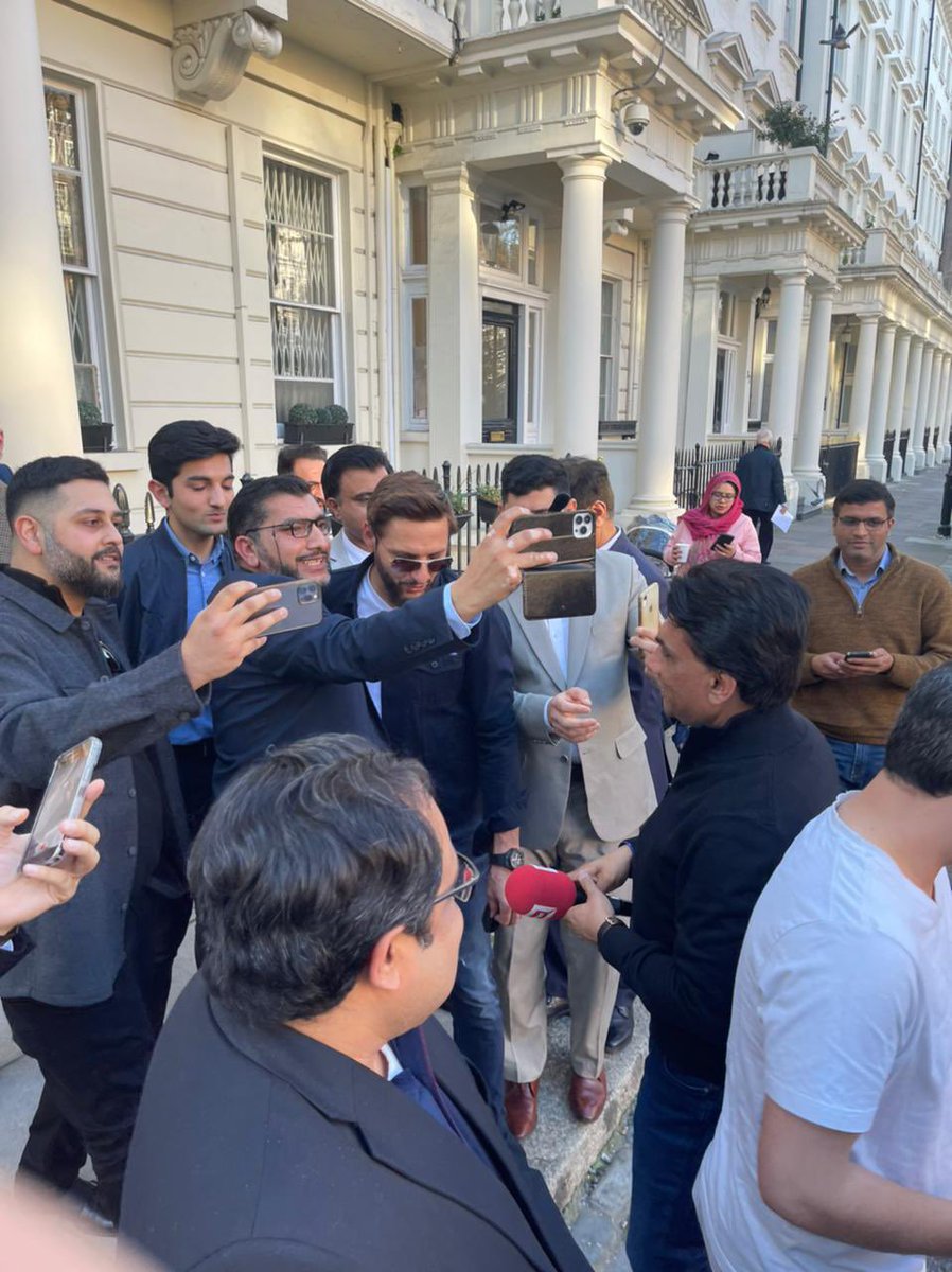 SAfridiOfficial's tweet photo. A pleasure meeting His Excellency Moazzam Ahmad Khan at the inauguration of Kashmir Premier League, Season 2. My best wishes for the upcoming event 🇵🇰 https://t.co/NlKjW28WON