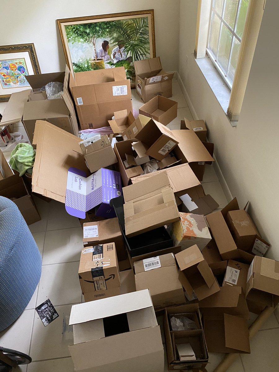Dammit_Ange's tweet photo. These are just from my garage. I have more 🤦🏻♀️
Although I have used quite a few of them recently
#StillCleaning #IHaveALotOfBoxes https://t.co/84wkRZGPyn
