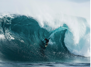 SurfGirlMag's tweet photo. We've have a round-up of our favourite inspirational female adventure, travel and surf themed films on the SurfGirl website. Including Undone featuring the awesome @lauraenever   https://t.co/Wq5IpzvOwS https://t.co/zO8jMYbRnv