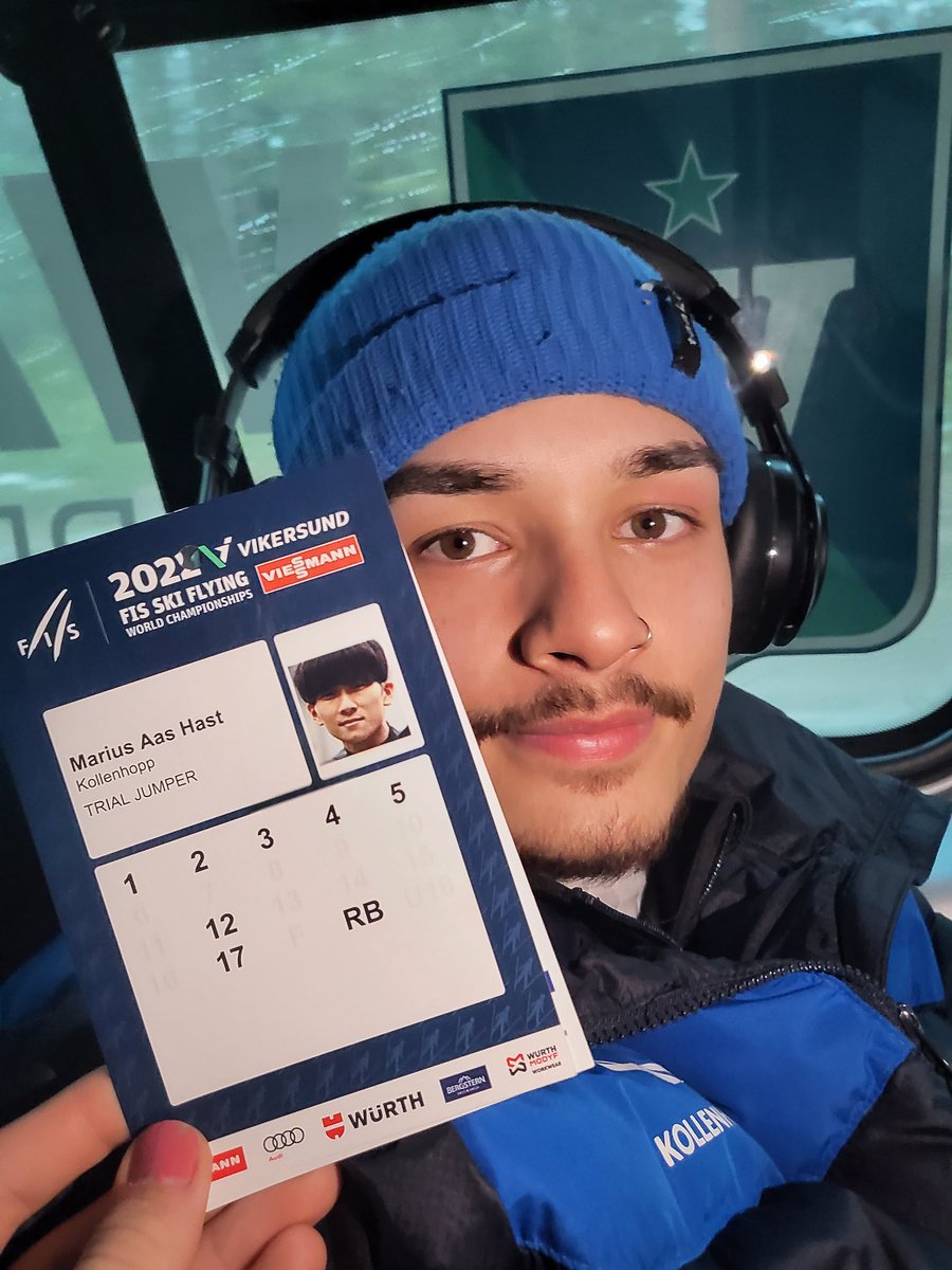 Hold up, wait a minute... Something ain't right😂🤔