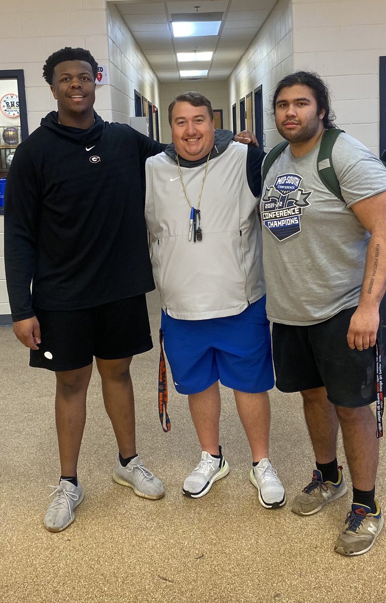 CoachGGrady's tweet photo. We had some Pirate Football Alum come to our morning workout today! They went through the drills with the team &amp; gave some great advice about being a #NextLevelPirate! Thank you @canjon0812 &amp; @wcmcclendonjr representing BHS in a positive way! 🟦🟨☠️⚓️🏴‍☠️ #AllAboutTheFamily https://t.co/opkRhUmWPi
