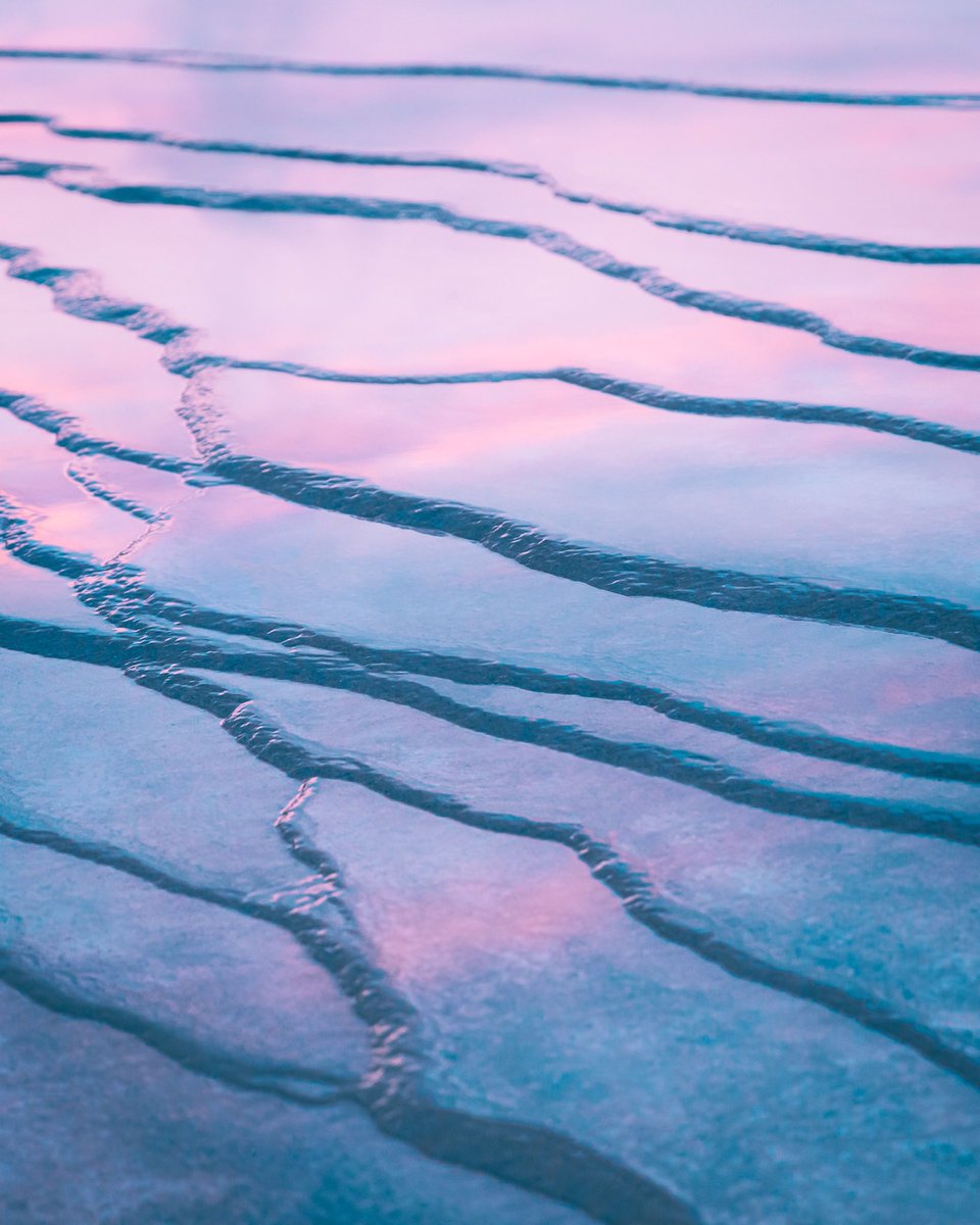 ChristianSchafR's tweet photo. pastel skies over the grand prismatic spring at yellowstone ntl park https://t.co/W6BYLK4Or2