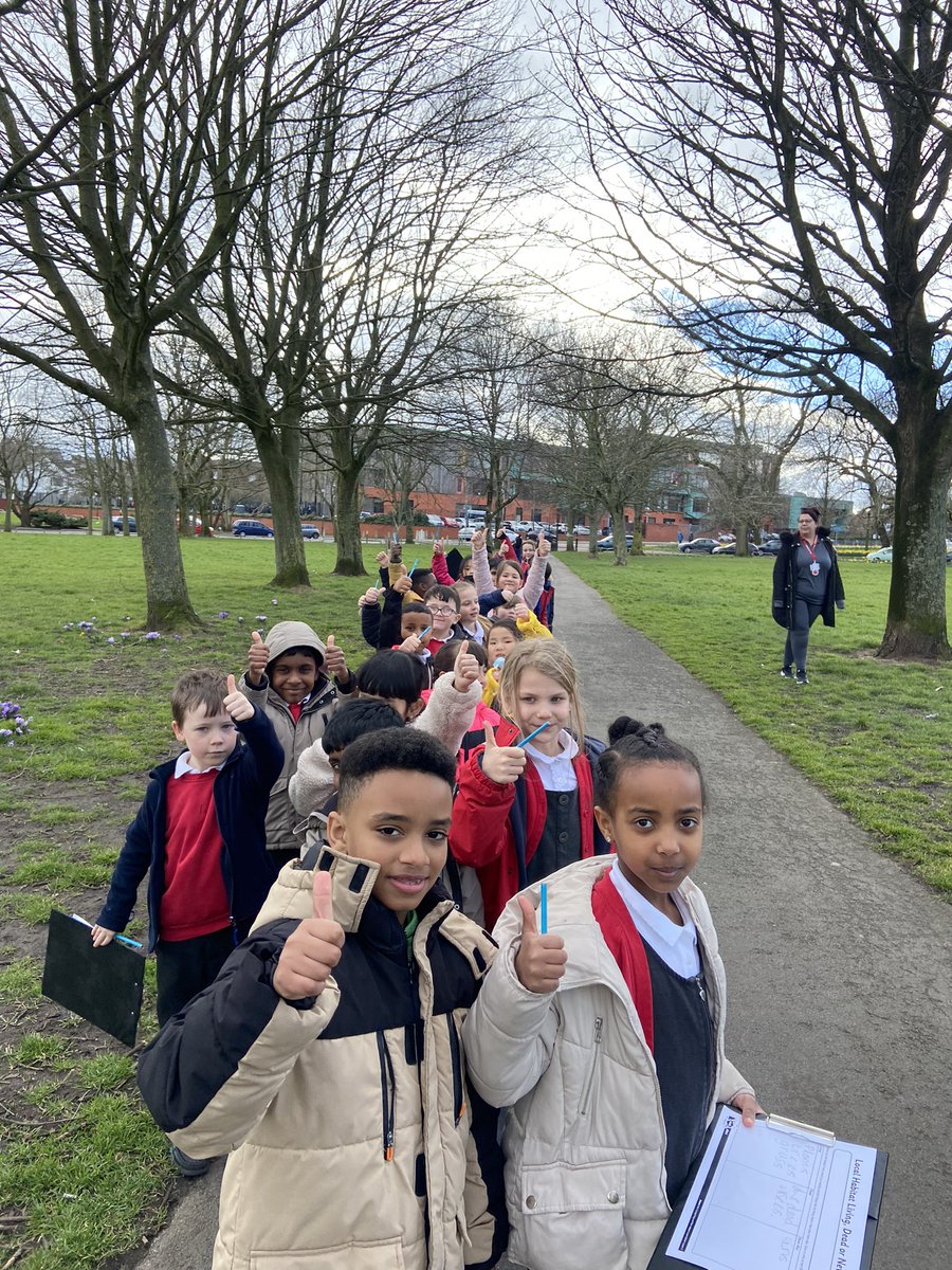 Miss_Patterson3's tweet photo. We had so much fun today exploring the park looking at different habitats 🐿🌳🌲 https://t.co/eSMVMD6KWa