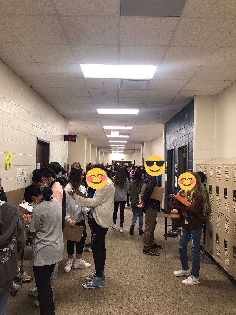 beckybarrett00's tweet photo. 6th grade ELA mixing classes and working on their listening and speaking skills through elevator speeches on upstanders! #katyisdela https://t.co/jP7GoX3qzd