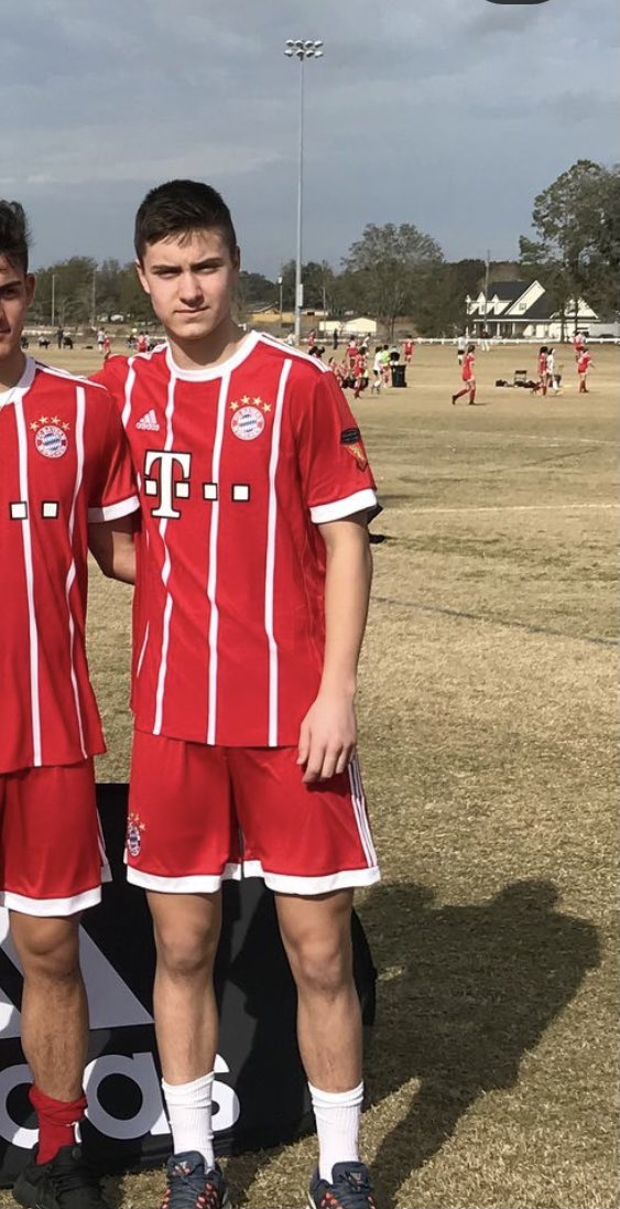 This weeks player of the week is Manz. A strong defender who has experience with Bayern Munich’s academy, Manz always has a smile on his face, always puts others first, and is always ready to play. If you see him today make sure to congratulate him. Have a great break Manz!