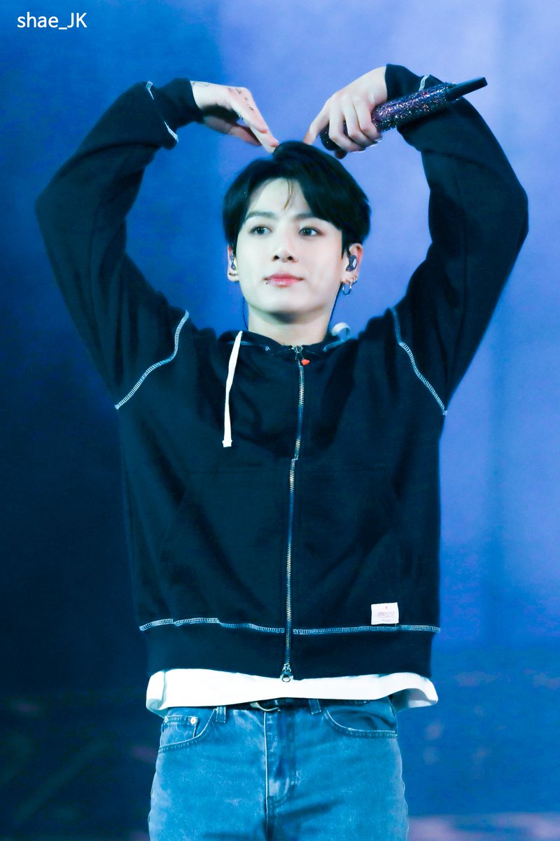 shae_JK's tweet photo. 220310 PTD #정국 #Jungkook 

나도 사랑해 정국이 하트 잊지않아❤️ https://t.co/mXVPXHyOXK